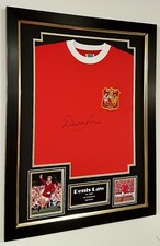 ** NEW Framed Denis Law of United Signed SHIRT Autograph Display **