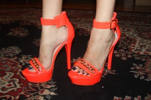steve madden orange heels