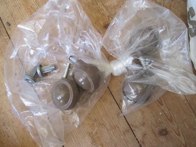 4 x KUGELROLLEN ERSATZSTUHL SOFA - Polster - neu & unbenutzt plus Steckdosen