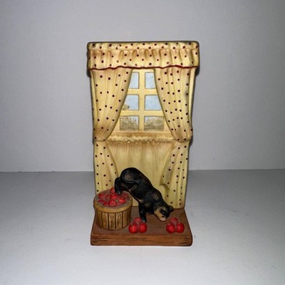 The Danbury Mint CUTE CATS!  Apples Away  Porcelain Cat Kitten Figurine 5 