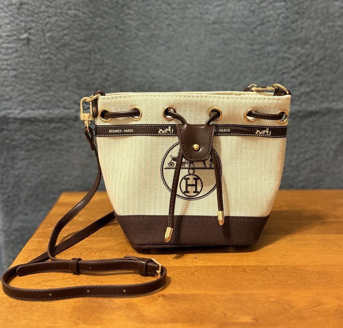 Housse De Protection HERMÈS Rectangulaire Neuve, En Coton Beige/écru - Dimensions 39,5 X 21,5 Cm
