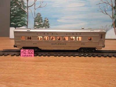 Lionel Lines  Postwar 2421 ILLUMINATED'' MAPLIWOOD'' PASSENGER CAR