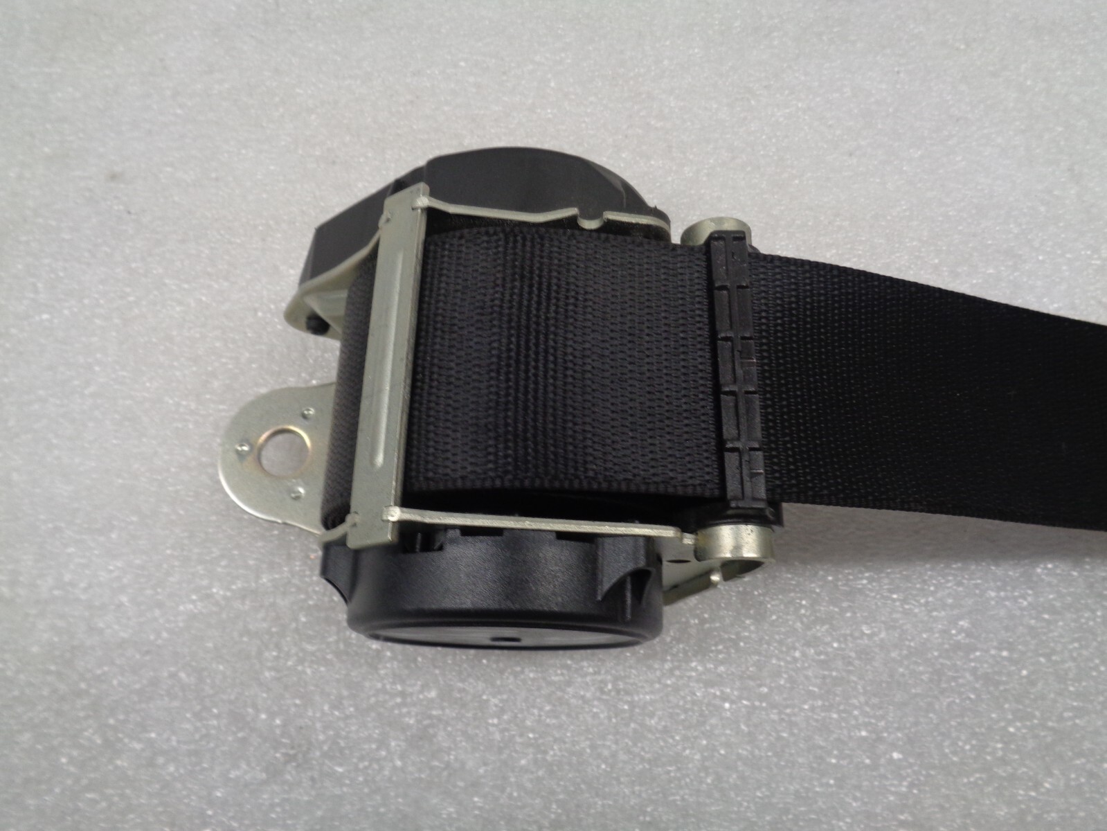 14-17 Maserati Ghibli Rear Center Seatbelt Seat Belt Retractor OEM AK2308337