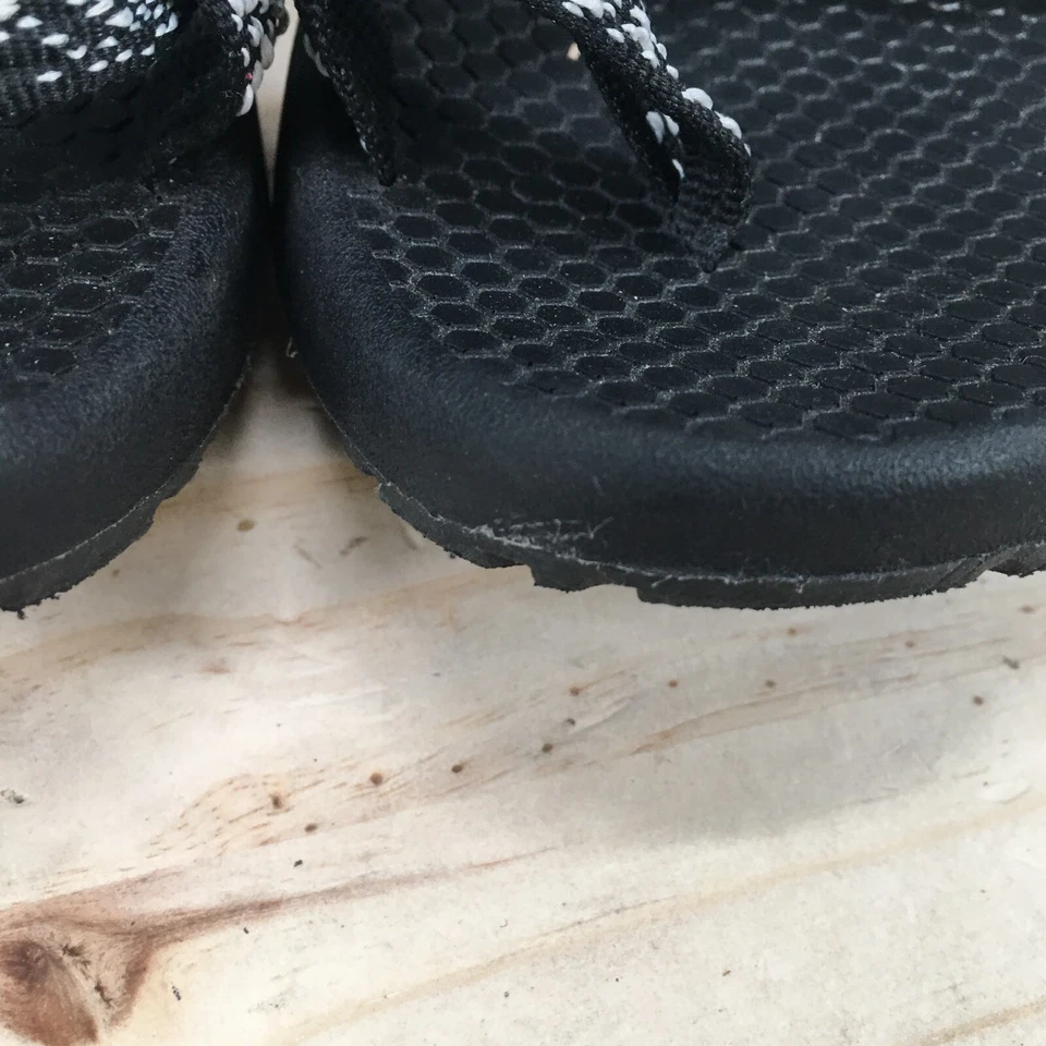 Босоножки женские Chaco 6 ZX2 классические туристические с ремешками черные комфортные плоские с петлей на носке - Изображение 4 из 4