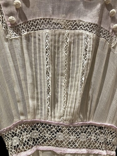 1910s Edwardian Cotton And Handmade Lace Dress Cream/Pink Antique 24”Waist - Picture 11 of 24