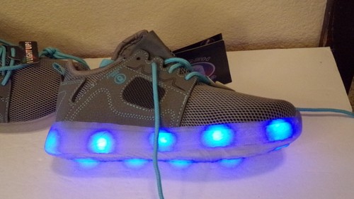 Flash Lights Youth Sneakers size 3 New with Tags Flash 3 Colors Rechargeable - Picture 5 of 6