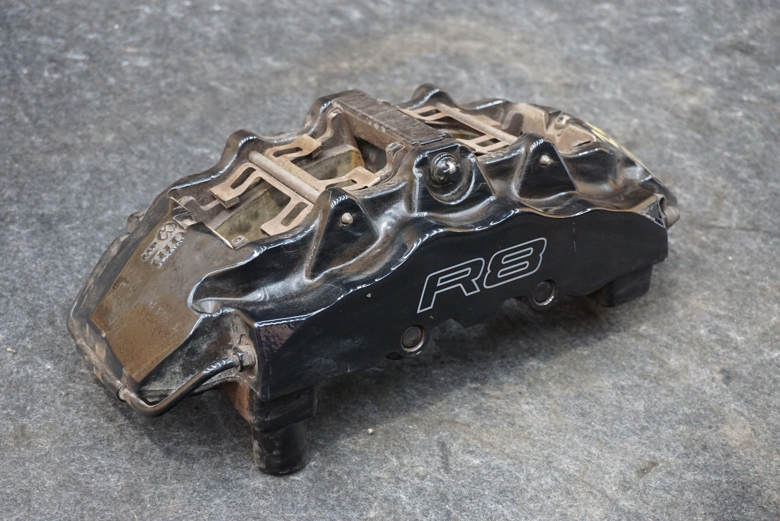 Front Right Passenger Brembo Brake Caliper Black 420615108B Audi R8 08-12