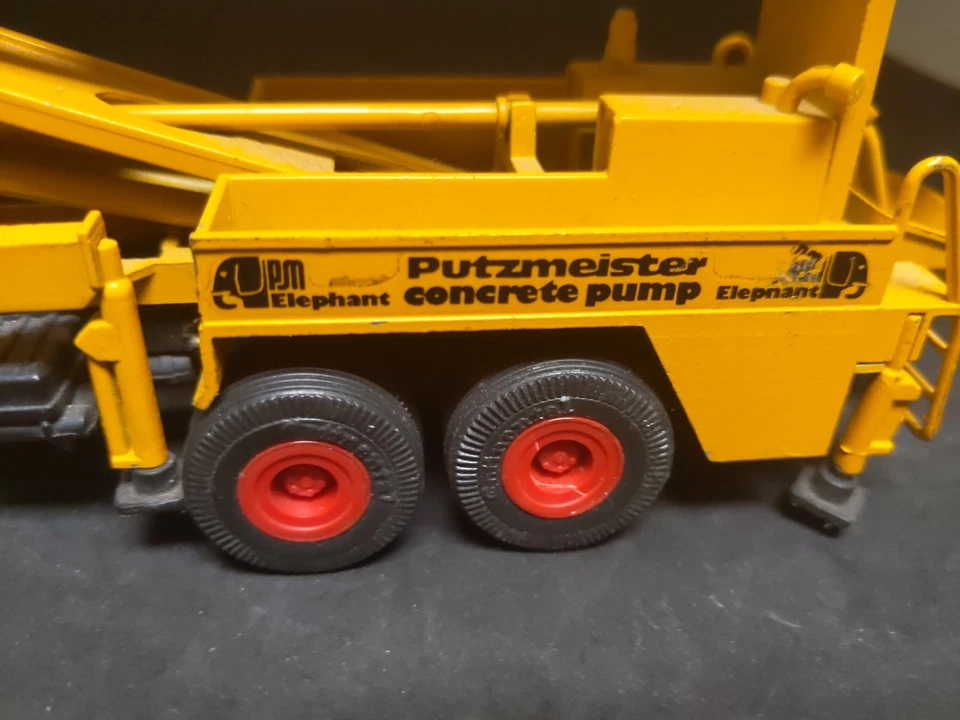 BOMBA DE HORMIGÓN B71 1:50 CONRAD 3080 MERCEDES-BENZ PUTZMEISTER PM ELEPHANT Foto 2 de 4