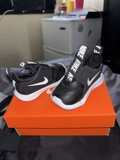 Nike Flex Runner Unisex Kids Slip-On Sneaker US 3 Black/White Mesh Low Top