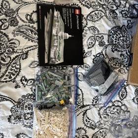 LEGO ARCHITECTURE: United States Capitol Building (21030). Complete Set.