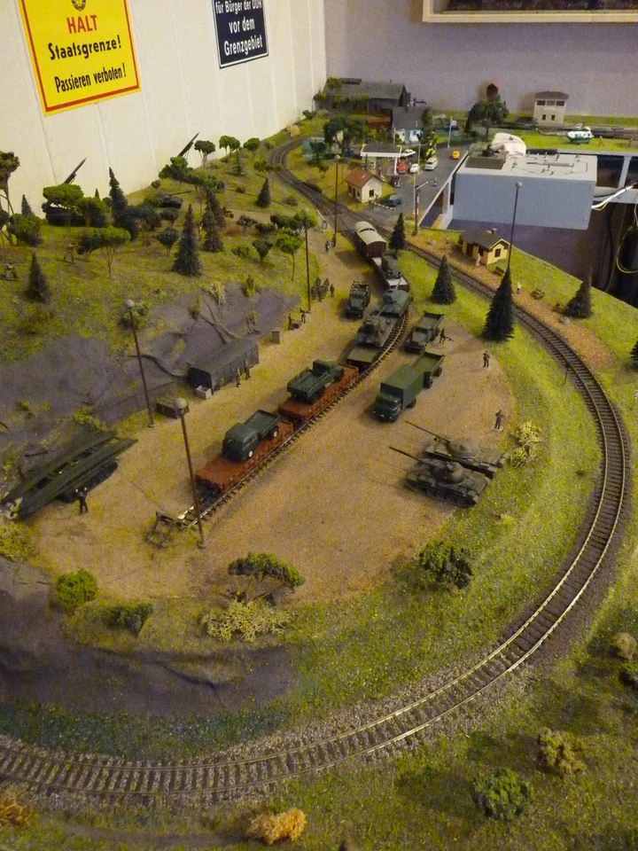 Schöne H0-Anlage der 50-80 Jahre für Opa und Enkel im vereinfachten Nebenbahn! - Bild 3 von 4