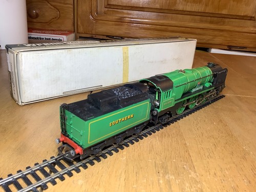 Wrenn 2 Rail W2237 SR 4-6-2 West Country Class Loco 21C109 Lyme Regis serviced - Picture 5 of 5