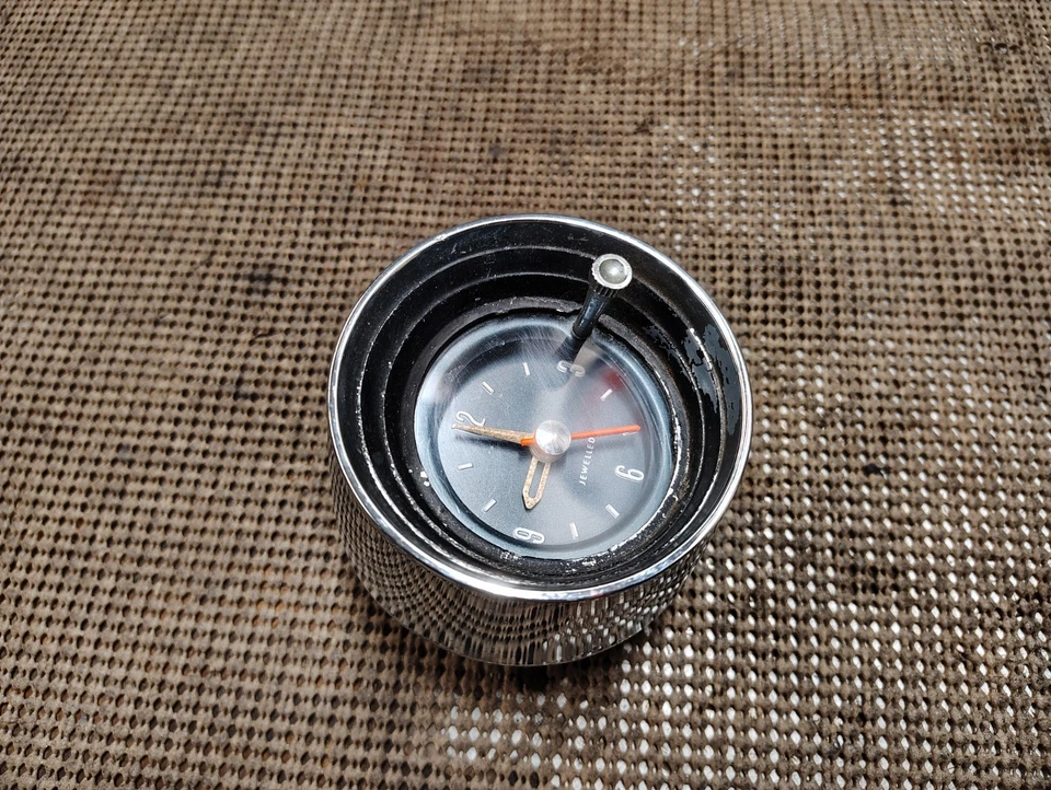 Pontiac Catalina Ventura 1965 2+2 Bonneville Grand Prix reloj de tablero de fábrica Foto 2 de 4