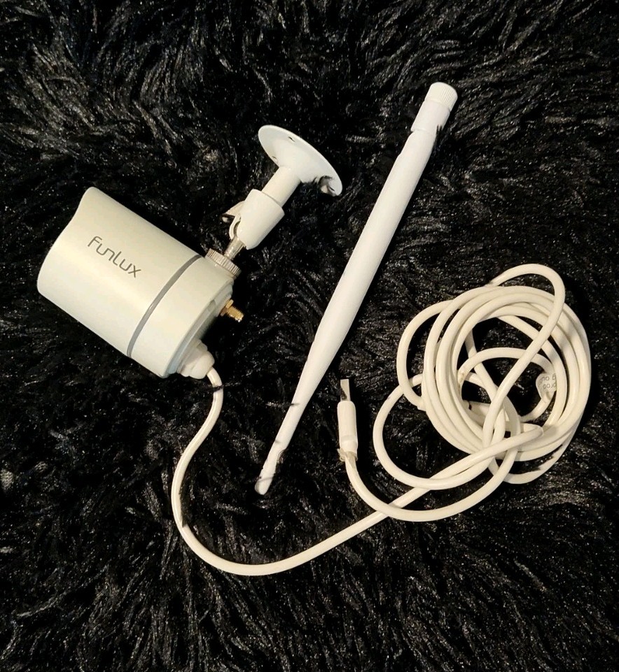 FunLux Security Camera Model ZP-IBT15-W Camera