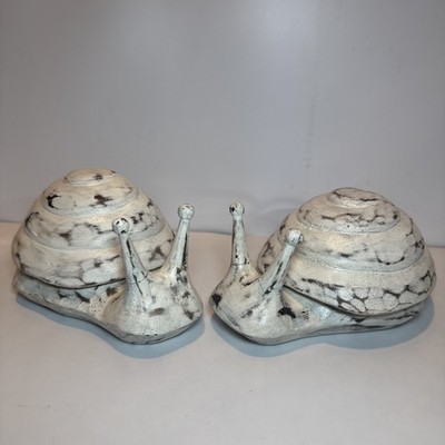 Pair Of Golden treasure snail box hand carved