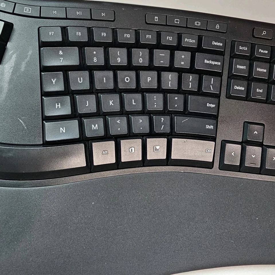 Microsoft Ergonomic Full Size USB Wired Mechanical Keyboard Black Model 1878 - Image 4 of 4