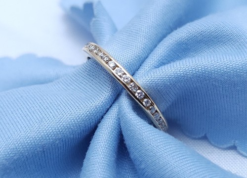 Unique 10K Karat Solid Yellow Gold Designer Single Row Diamond Wedding Band Ring - Picture 7 of 18
