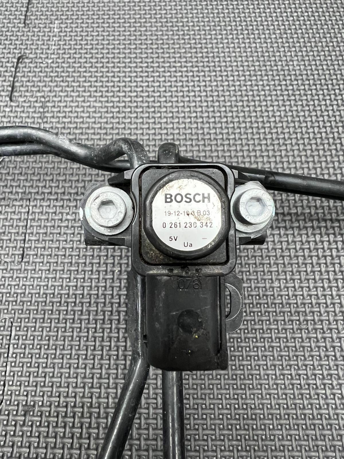 Ferrari 488 GTB Rear Solenoid Valve Vacuum Lines Connecting Pipes 323480