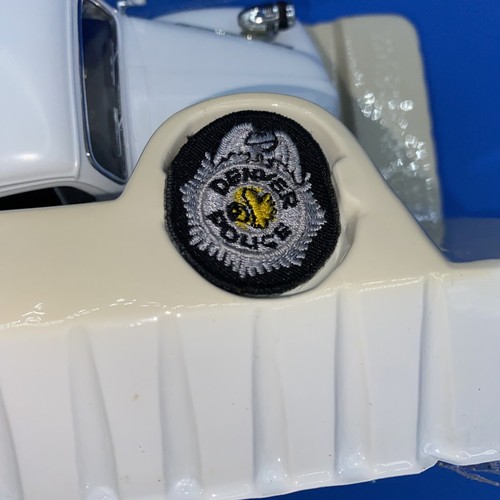 Liberty Classics Law Enforcement Denver Police 1948 Ford Panel Diecast 1/7500 - Picture 8 of 10