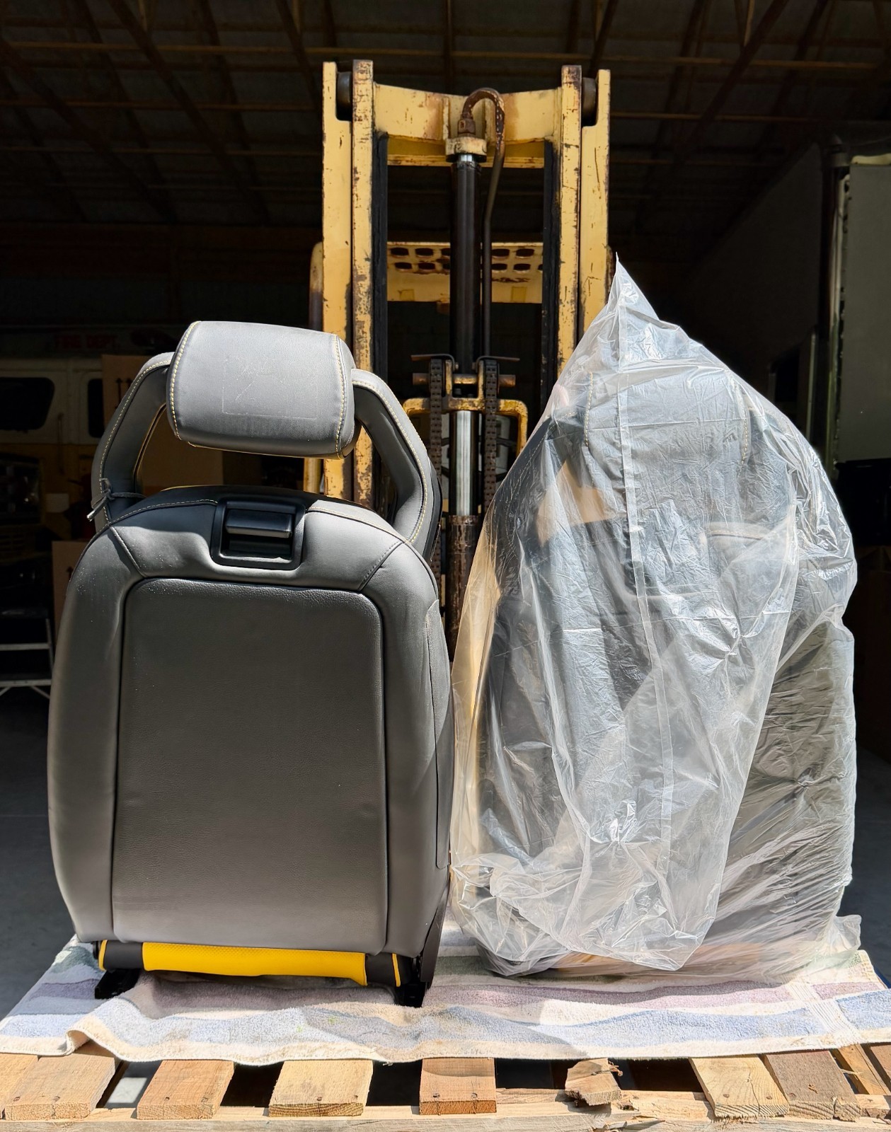 Lamborghini Gallardo Left, right Seats Pair Yellow