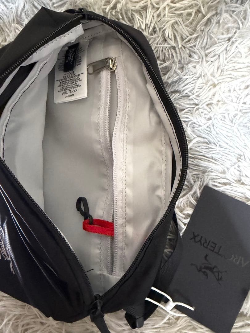 Arc'teryx Black Shoulder Bag New with Tag Functional Adjustable Strap thumbnail 3