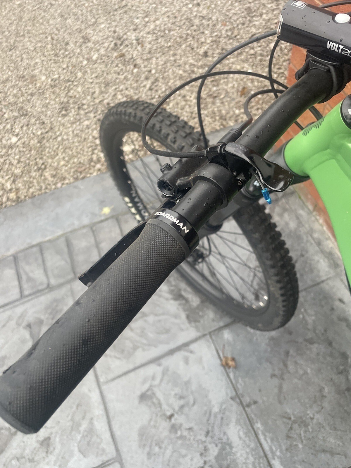 boardman mtr 8.8 full suspension mountain bike