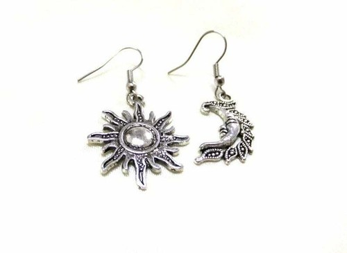 SPECIAL 2 Pairs Mismatched Silver Sun and Moon Earrings Boho Ladies Celestial - Picture 3 of 6