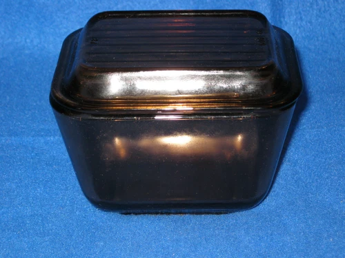 VINTAGE PYREX CLEAR SMOKED #501-B WITH RIBBED LID