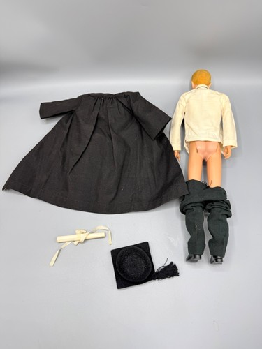 Mattel Vintage Ken #1 flocken hair blonde 1961 Mit Graduation #795 Komplett - Picture 9 of 21