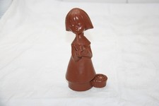 Goebel Figur M&auml;dchen mit Fl&ouml;te und Kerzenhalter ca. 15 cm aus Keramik braun