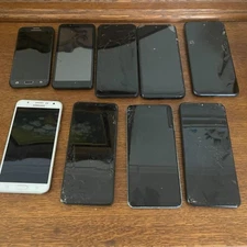 Large Lot of Cellphones Cell Phones As-Is Broken, Cracked Parts Only Samsung ++