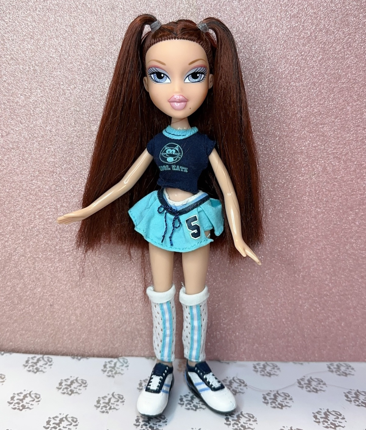 BRATZ PLAY SPORTZ TEAMZ Roxxi DOLL | eBay
