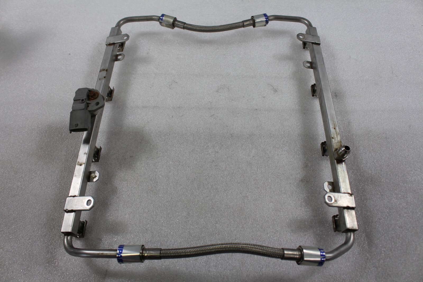 McLaren MP4-12C, Fuel Rails, Both Sides, w/o Injectors, Used