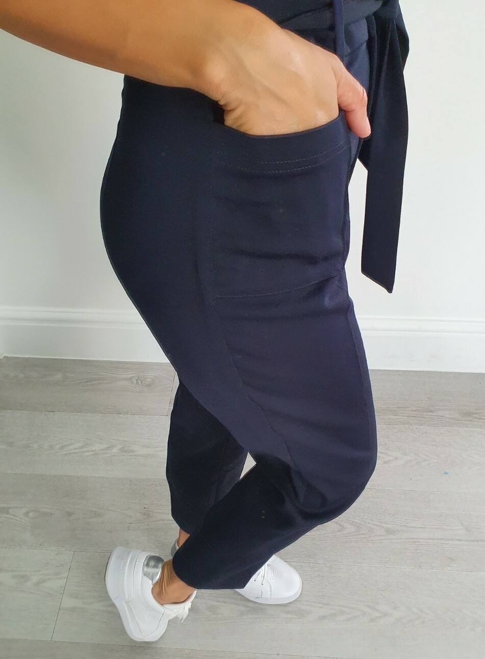 Zalando rey. Impresionantes pantalones draft azul marino talla Reino Unido 6 EUR 34 nuevos con etiquetas