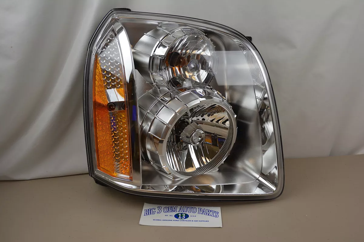 GMC Yukon Right Hand Passenger Side Front Headlamp Assembly new 