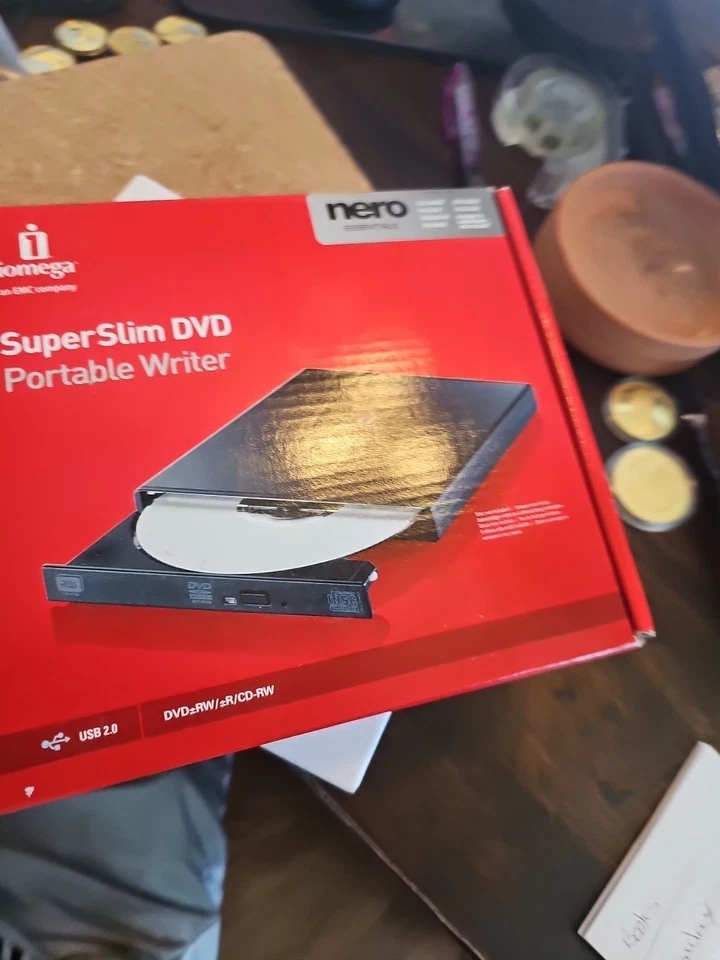 Iomega Super Slim DVD Writer 8x Dual-Format USB 2.0 External Drive Brand New - Image 2 of 4