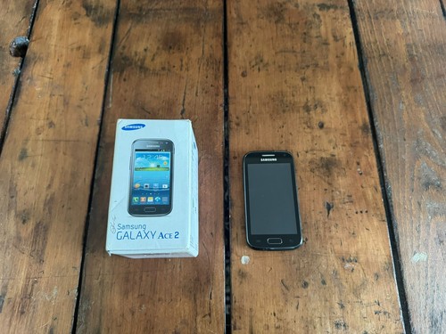 Samsung Galaxy Ace 2 schwarz O2 Netzwerk 4GB 3,8" 5MP Android Smartphone