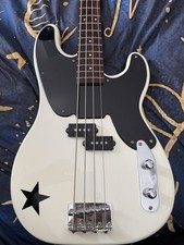 Squier Mike Dirnt P Bass
