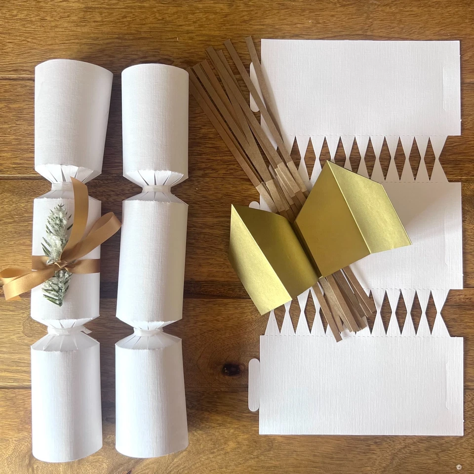 Make your own Christmas Crackers Kit White Linen Eco Friendly Card Pulls Hats - Image 4 of 4