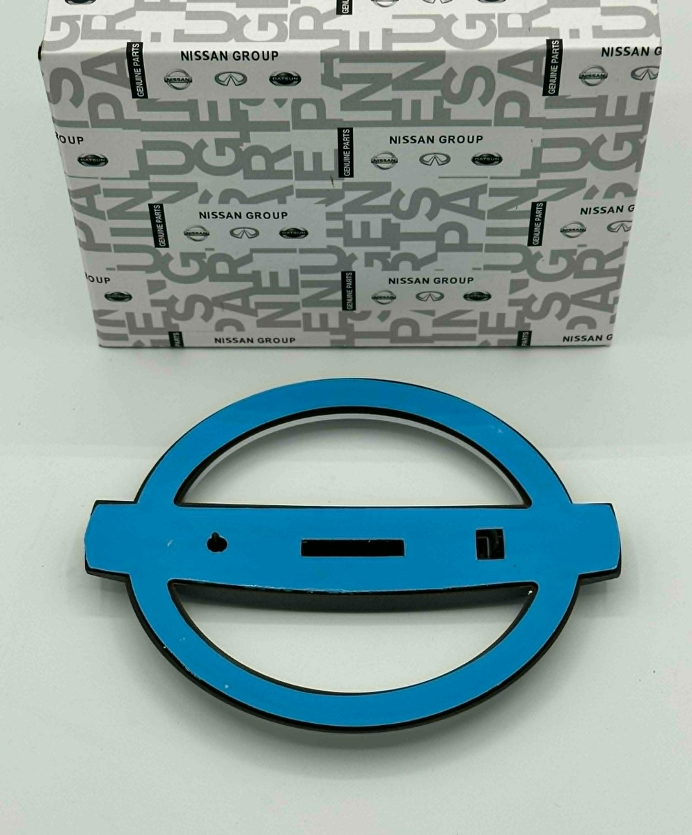 あに　オーダー品 For Nissan Kicks S SR SV 2025 2026 OEM Genuine Grille Front Emblem