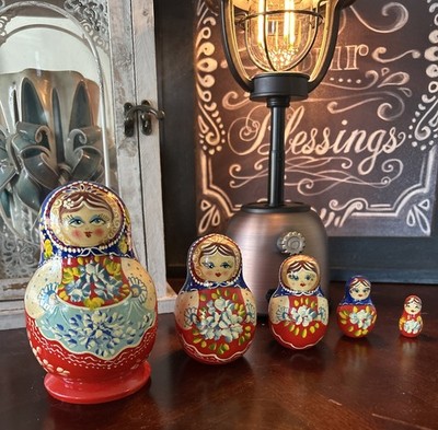 5 Pce Vintage 2000 Russian Babushka Style Matryoshka Nesting Doll 5  Tall