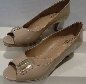 naturalizer kitten heel pumps