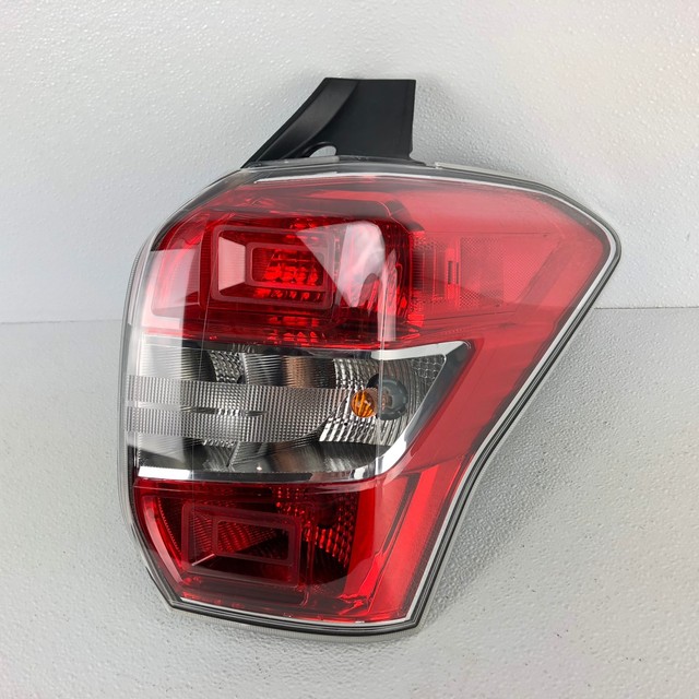 14 15 16 SUBARU FORESTER RH PASSENGER RIGHT SIDE TAILLIGHT GENUINE