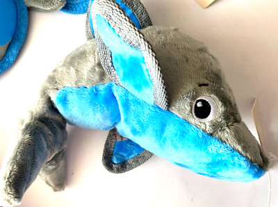 Wolters Hundespielzeug Plüsch quietscht NICHT Ocean Range Delfin 20 x 10 x 16 cm