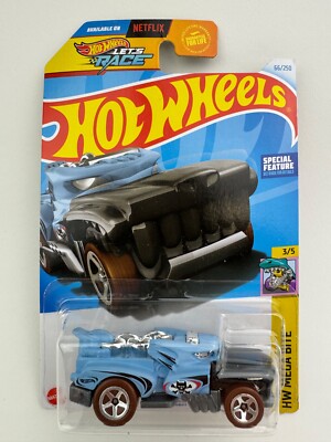 Hot Wheels Hotweiler Blue No 66 66/250 2024 HW Mega Bite