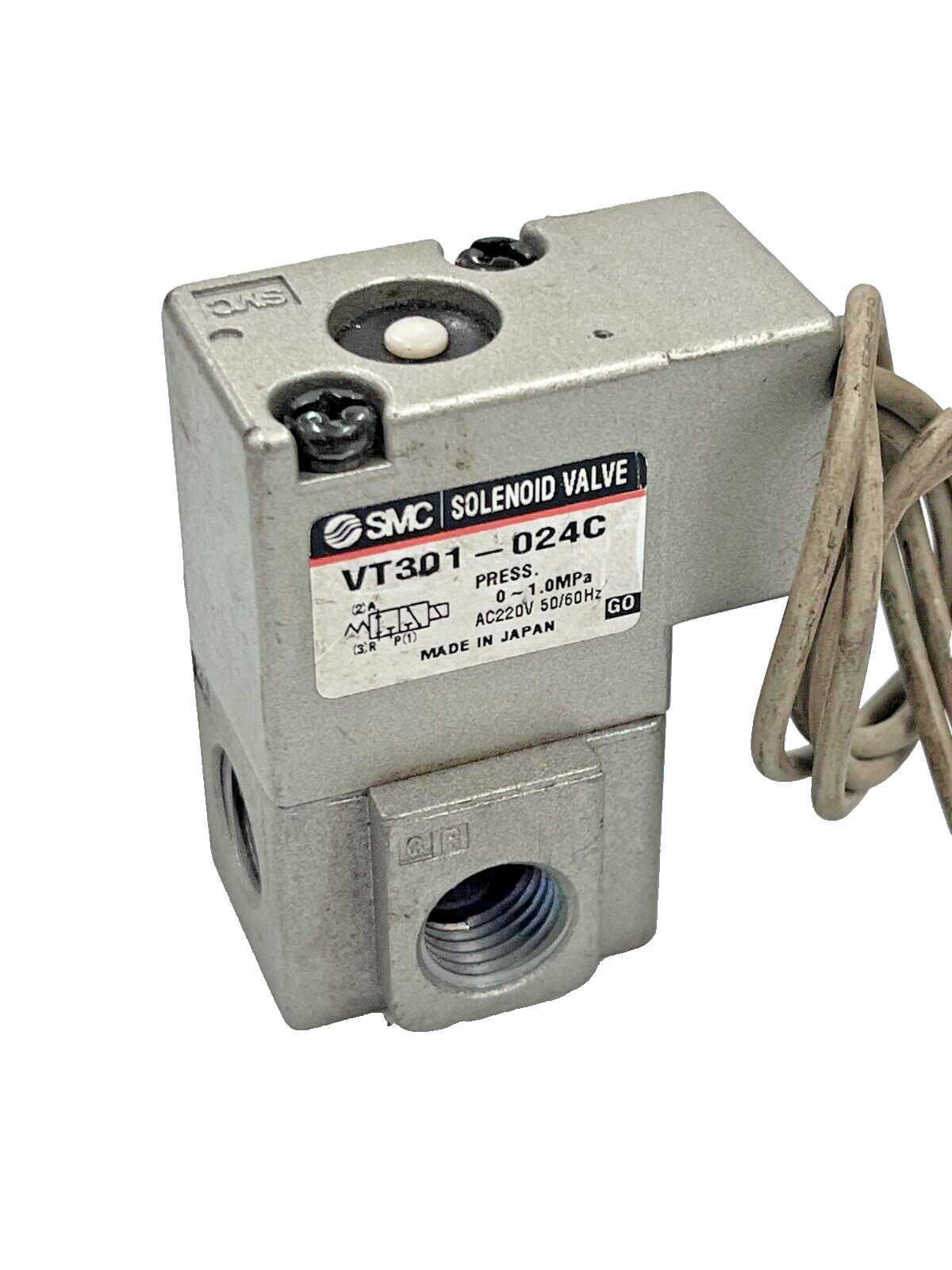 SMC Pneumatics  VT301-024C 3/2- way Air Solenoid Valve 1/4 in. AC220V 50/60Hz