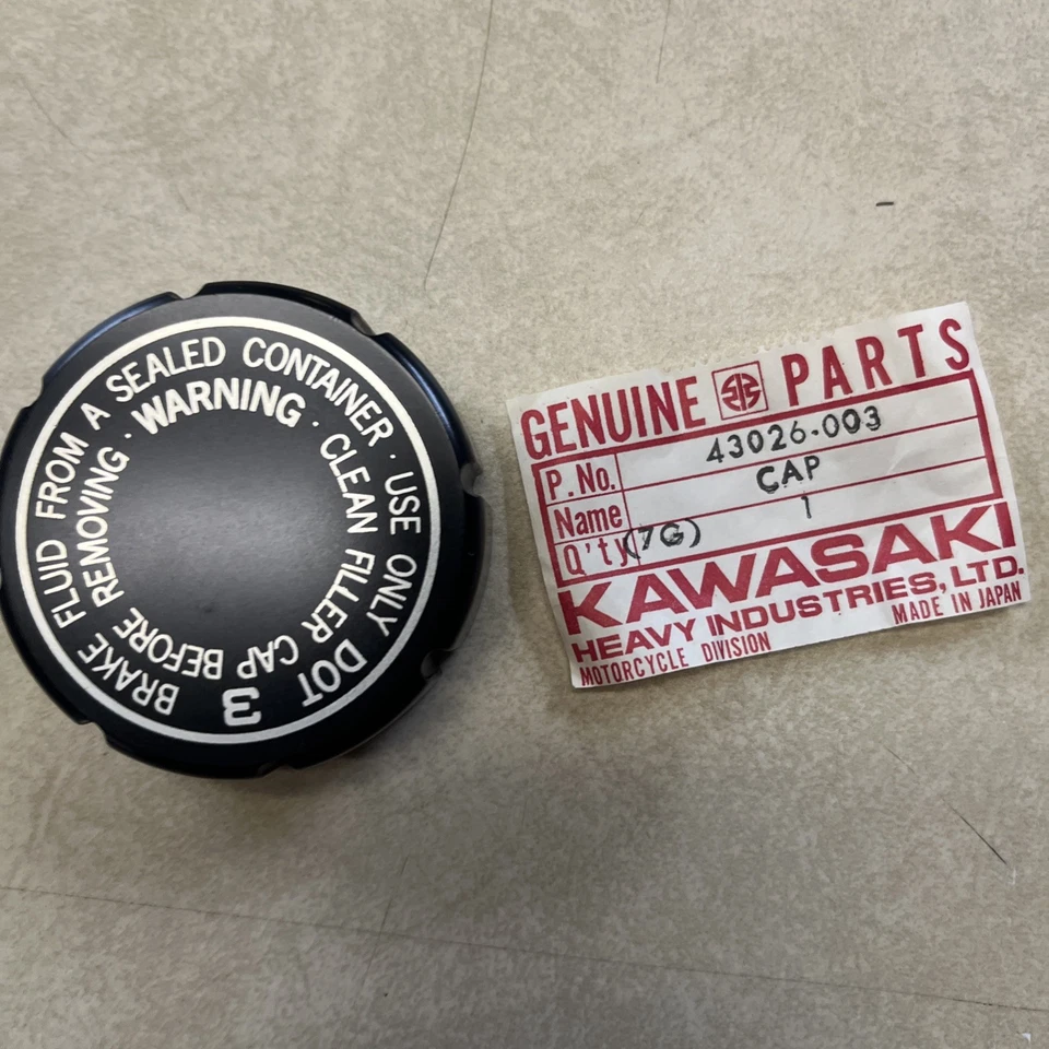 Tapa de freno vintage Kawasaki NOS 43026-003 KZ S2 H1 H2 Foto 3 de 4