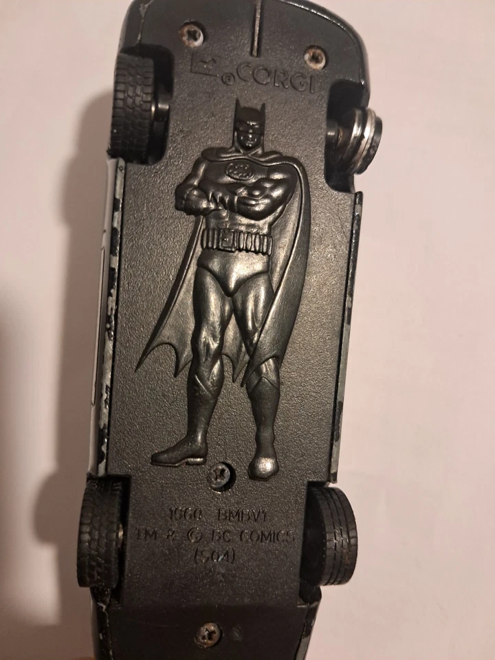 RARE - GOOD CONDITION - Corgi Batmobile 1960 W/ Batman Figure - Immagine 2 di 4