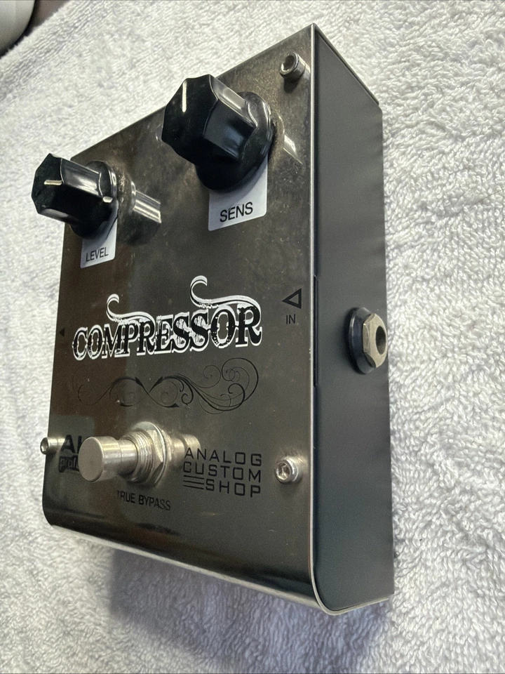 Pedal compresor Akai Foto 2 de 4