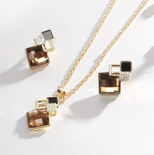 3-piece Ladies Jewelry Set Sparkling Rhinestone Necklace And Matching Earrings